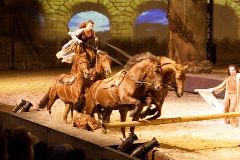  Cavalia, 