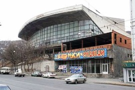 Жители Владивостока собирают подписи в поддержку реконструкции цирка