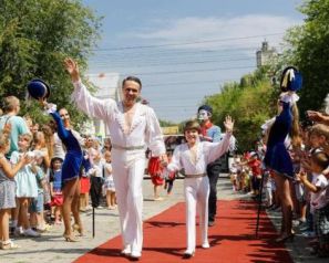 В Волгограде циркачи прошли по «красной дорожке»