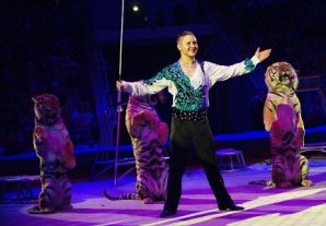 «Великий русский цирк» привез в Тольятти Мстислав Запашный